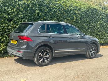 Volkswagen Tiguan 2.0 TDI SE Navigation SUV 5dr Diesel DSG 4Motion Euro 6 (s/s) (1