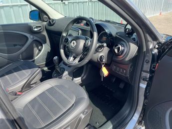 Smart Forfour PRIME PREMIUM PLUS T SAT NAV REAR CAMERA £20 ROAD TAX PANORAMIC 