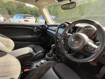 Mini Hatch One 1.2 Petrol Automatic Pepper Media XL 3 door - SAT NAV - HALF