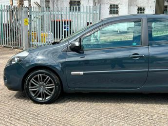 Renault Clio DYNAMIQUE TOMTOM 16V