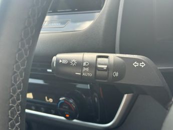 Nissan Qashqai 1.3 DIG-T MHEV N-Connecta SUV 5dr Petrol Hybrid XTRON Euro 6 (s/