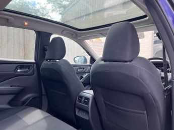 Nissan Qashqai 1.3 DIG-T MHEV N-Connecta SUV 5dr Petrol Hybrid XTRON Euro 6 (s/