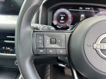 Nissan Qashqai 1.3 DIG-T MHEV N-Connecta SUV 5dr Petrol Hybrid XTRON Euro 6 (s/