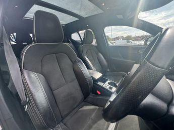 Volvo XC40 1.5h T5 Twin Engine Recharge 10.7kWh R-Design Pro SUV 5dr Petrol