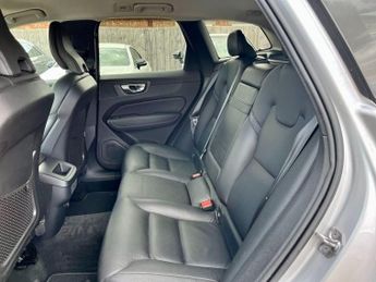 Volvo XC60 2.0 D4 Momentum Pro Auto Euro 6 (s/s) 5dr