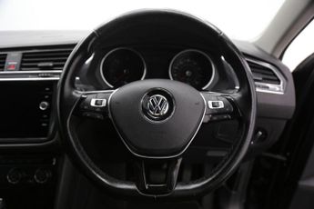 Volkswagen Tiguan 2.0 TDI SE Navigation DSG Euro 6 (s/s) 5dr