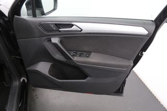 Volkswagen Tiguan 2.0 TDI SE Navigation DSG Euro 6 (s/s) 5dr