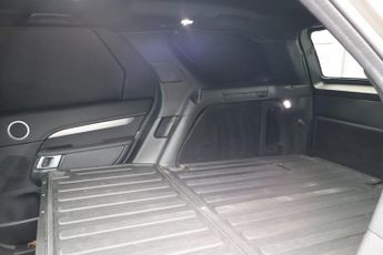 Land Rover Discovery R-DYNAMIC SE MHEV STYLED BY SEEKER