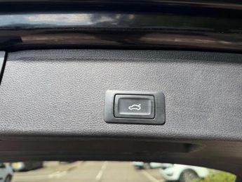 Audi A4 2.0 TFSI 40 Black Edition Estate 5dr Petrol S Tronic Euro 6 (s/s