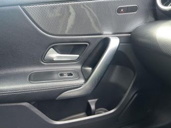 Mercedes-Benz A Class 1.3 A180 Sport (Executive) 7G-DCT Euro 6 (s/s) 5dr