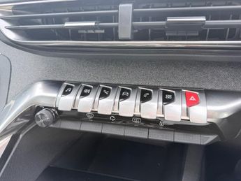 Peugeot 3008 1.5 BLUEHDI S/S ALLURE