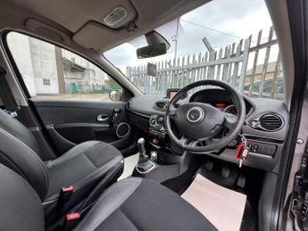 Renault Clio DYNAMIQUE TOMTOM 16V