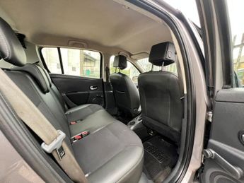 Renault Clio DYNAMIQUE TOMTOM 16V