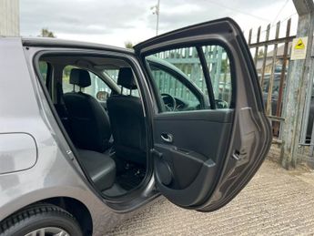 Renault Clio DYNAMIQUE TOMTOM 16V