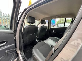 Renault Clio DYNAMIQUE TOMTOM 16V