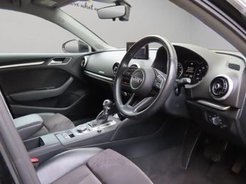 Audi A3 1.4 TFSI e-tron Sportback e-S Tronic Euro 6 5dr 8.8kWh