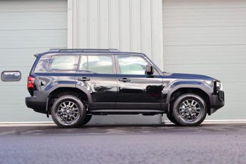 Toyota Land Cruiser COMMERCIAL with the best seat conversion in the uk from seeker