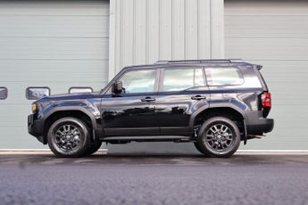 Toyota Land Cruiser COMMERCIAL with the best seat conversion in the uk from seeker