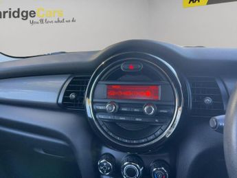 Mini Hatch 1.5 Cooper Auto Euro 6 (s/s) 3dr