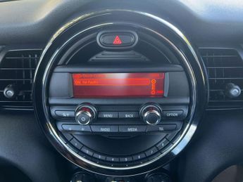 Mini Hatch 1.5 Cooper Auto Euro 6 (s/s) 3dr