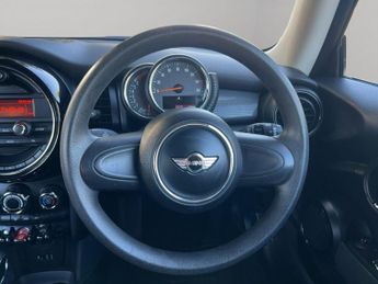 Mini Hatch 1.5 Cooper Auto Euro 6 (s/s) 3dr