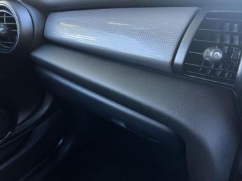 Mini Hatch 1.5 Cooper Auto Euro 6 (s/s) 3dr