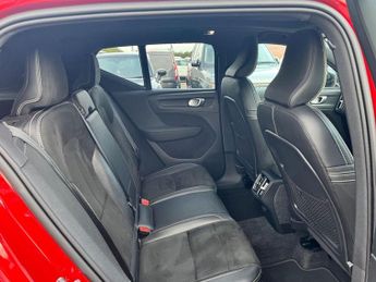 Volvo XC40 2.0 D4 R-Design Pro Auto AWD Euro 6 (s/s) 5dr