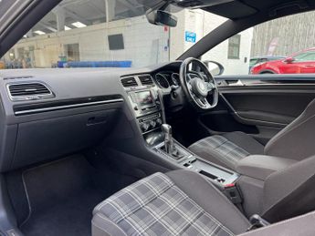 Volkswagen Golf 2.0 TDI BlueMotion Tech GTD Hatchback 3dr Diesel DSG Euro 6 (s/s