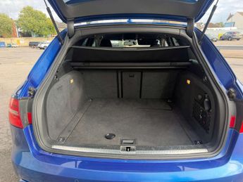 Audi RS4 4.2 FSI V8 Estate 5dr Petrol S Tronic quattro Euro 5 (450 ps)