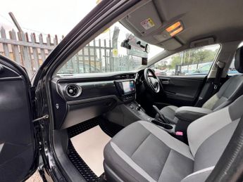 Toyota Auris VVT-I ACTIVE TOURING SPORTS