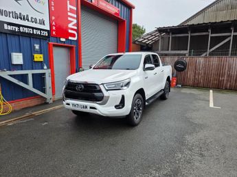 Toyota Hi Lux INVINCIBLE 4WD D-4D DCB