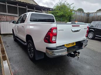 Toyota Hilux INVINCIBLE 4WD D-4D DCB