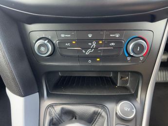 Ford Focus 1.0T EcoBoost Zetec Euro 6 (s/s) 5dr