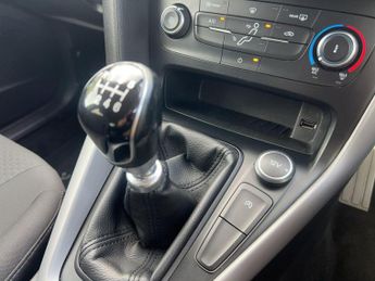 Ford Focus 1.0T EcoBoost Zetec Euro 6 (s/s) 5dr