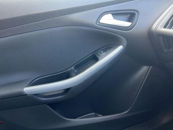 Ford Focus 1.0T EcoBoost Zetec Euro 6 (s/s) 5dr