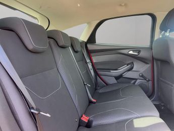 Ford Focus 1.0T EcoBoost Zetec Euro 6 (s/s) 5dr