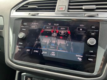 Volkswagen Tiguan 2.0 TDI R-Line SUV 5dr Diesel DSG Euro 6 (s/s) (150 ps)