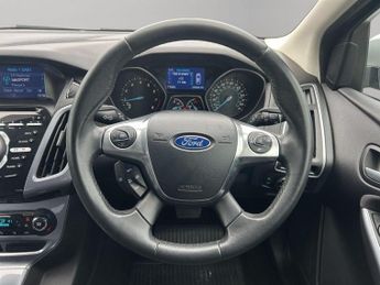 Ford Focus 1.6 Titanium Navigator Powershift Euro 5 5dr