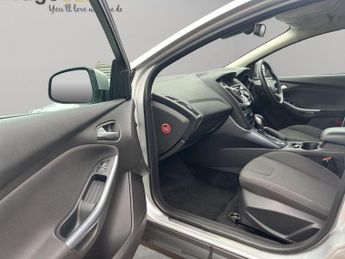 Ford Focus 1.6 Titanium Navigator Powershift Euro 5 5dr