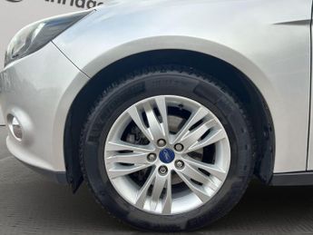Ford Focus 1.6 Titanium Navigator Powershift Euro 5 5dr