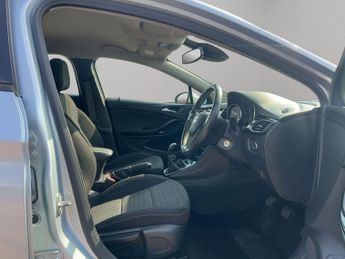 Vauxhall Astra 1.4i Turbo SRi Nav Euro 6 5dr