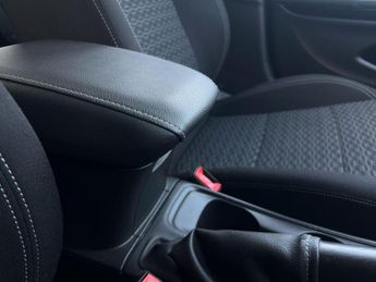 Vauxhall Astra 1.4i Turbo SRi Nav Euro 6 5dr