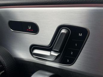 Mercedes-Benz A Class 1.3 A250e 15.6kWh AMG Line (Premium Plus 2) 8G-DCT Euro 6 (s/s) 