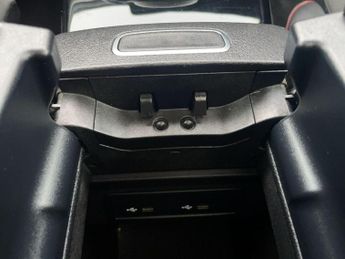 Mercedes-Benz A Class 1.3 A250e 15.6kWh AMG Line (Premium Plus 2) 8G-DCT Euro 6 (s/s) 