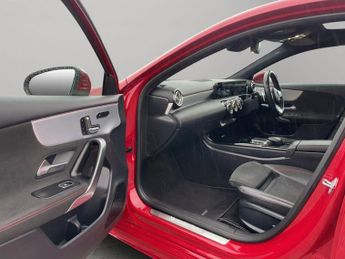 Mercedes-Benz A Class 1.3 A250e 15.6kWh AMG Line (Premium Plus 2) 8G-DCT Euro 6 (s/s) 