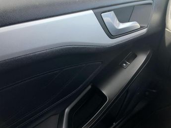 Ford Focus 1.0T EcoBoost Zetec Euro 6 (s/s) 5dr