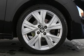 Peugeot 208 1.2 PureTech Allure EAT Euro 6 (s/s) 5dr
