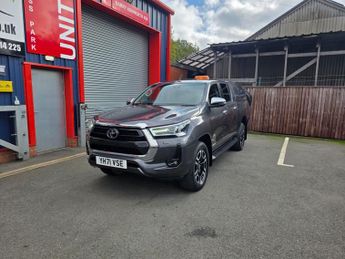 Toyota Hi Lux INVINCIBLE 4WD D-4D DCB