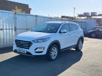 Hyundai TUCSON T-GDI SE NAV AUTOMATIC SAT NAV REAR CAMERA F.S.H