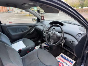 Toyota Yaris 1.3 VVT-i Blue Hatchback 3dr Petrol Manual (133 g/km, 85 bhp)